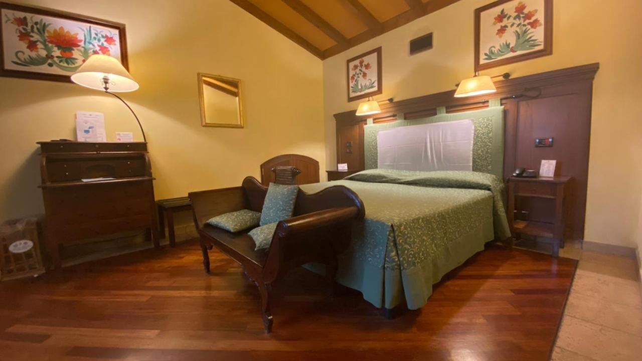 Relais Abbazia Santa Anastasia Resort & Winery カステルブオーノ エクステリア 写真