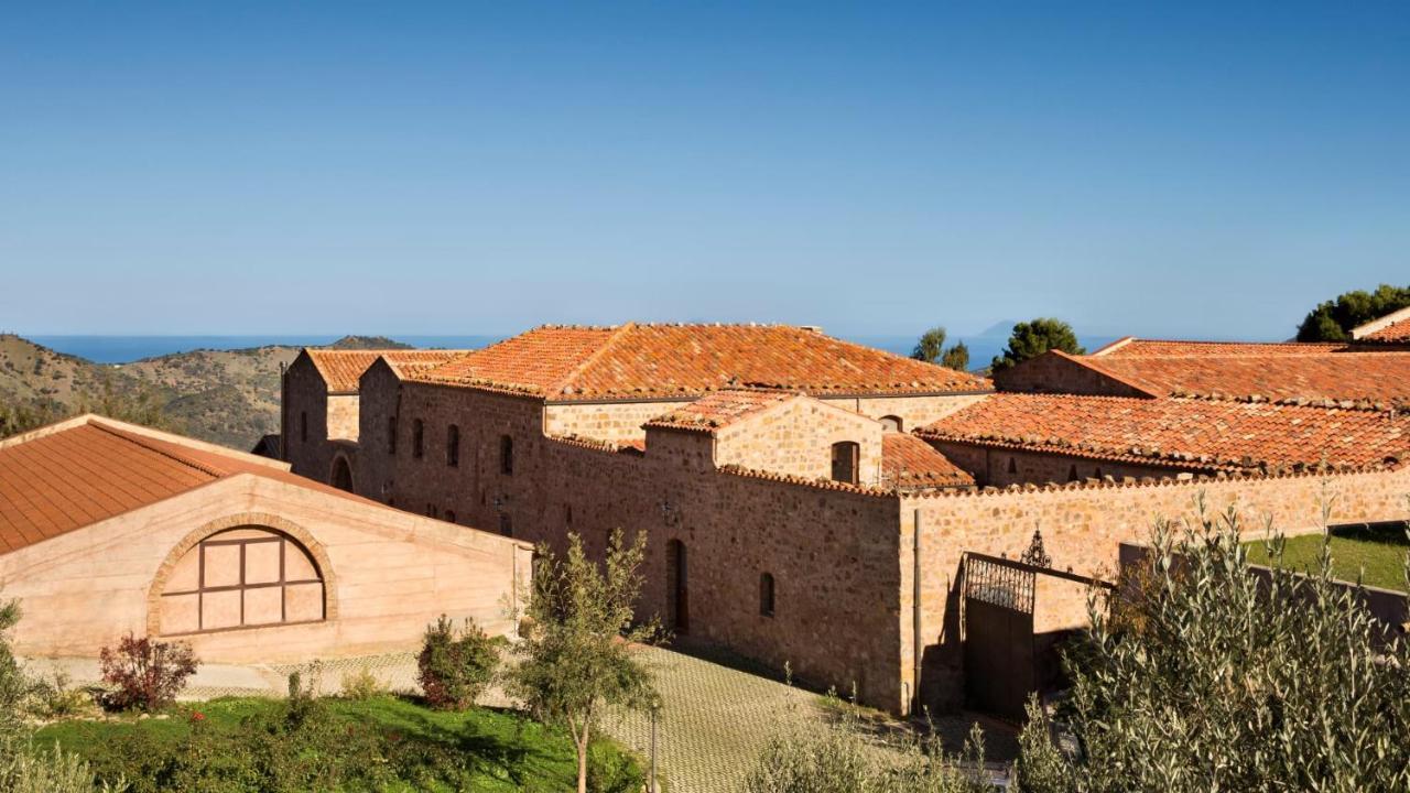 Relais Abbazia Santa Anastasia Resort & Winery カステルブオーノ エクステリア 写真