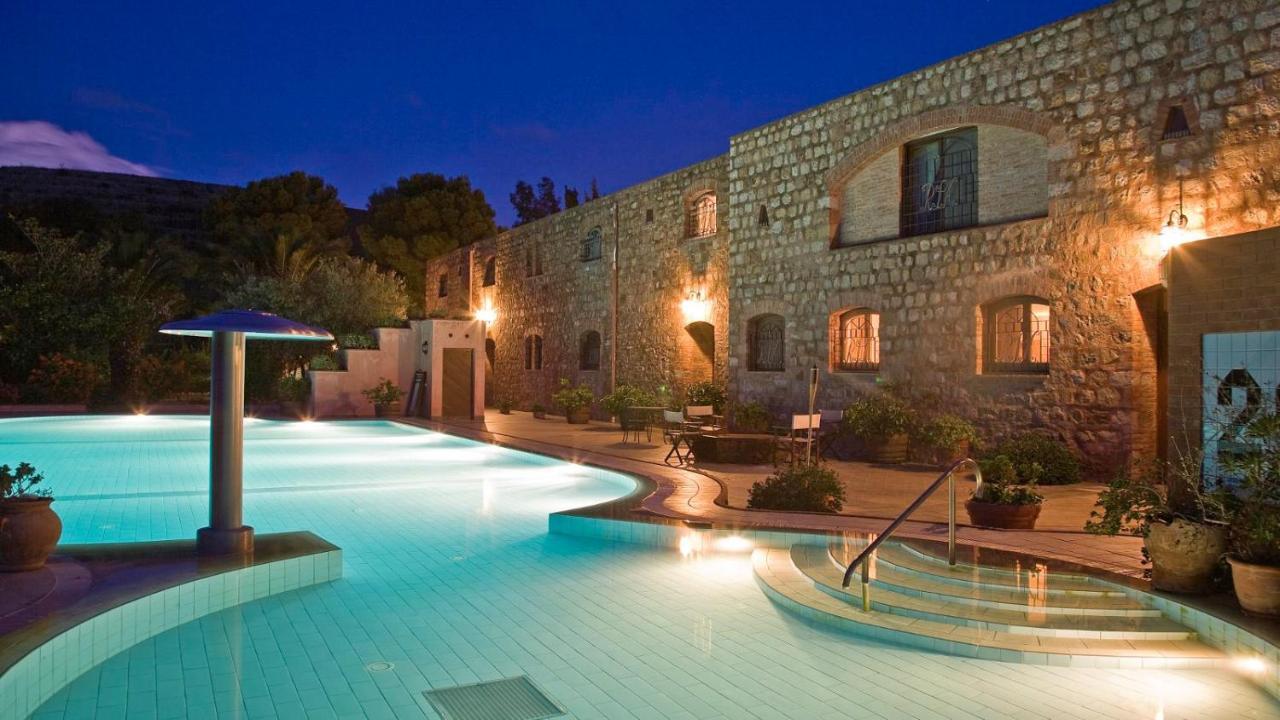 Relais Abbazia Santa Anastasia Resort & Winery カステルブオーノ エクステリア 写真