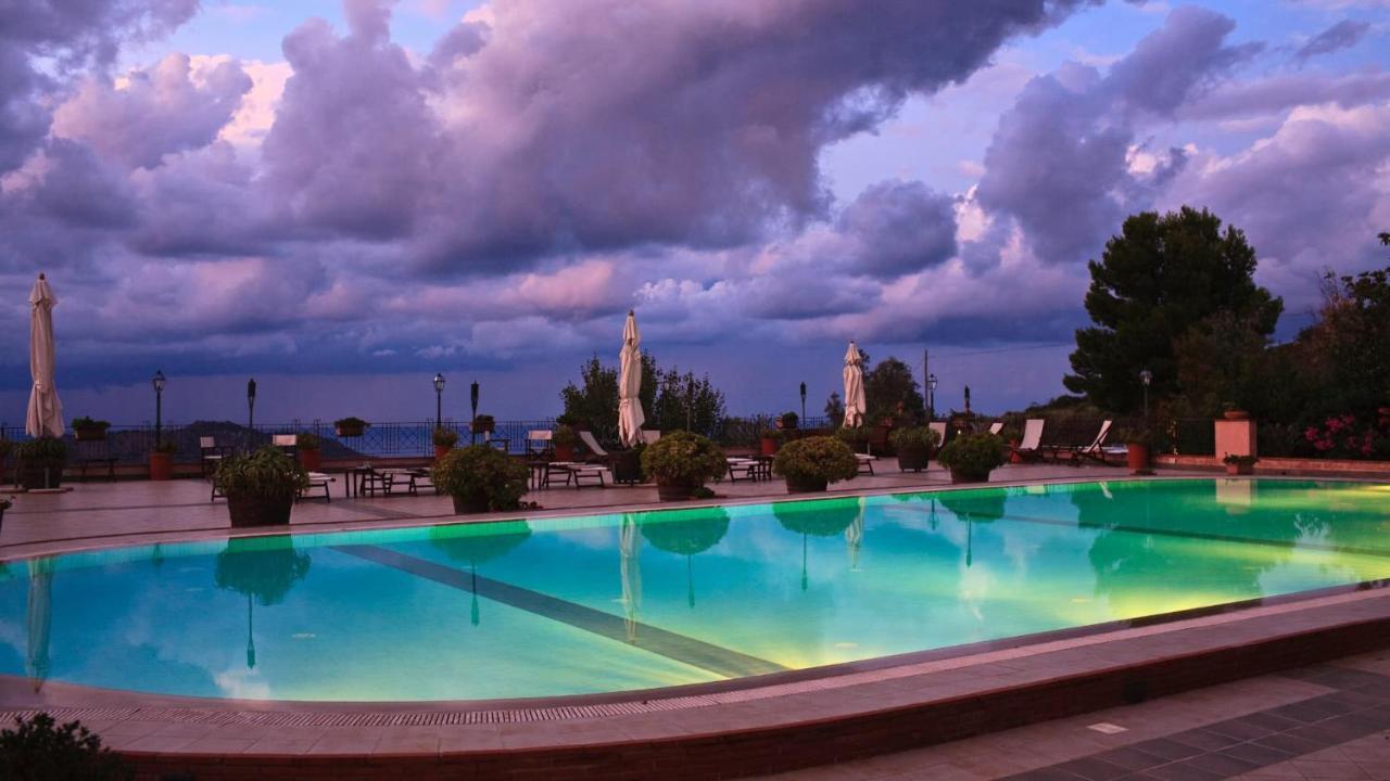 Relais Abbazia Santa Anastasia Resort & Winery カステルブオーノ エクステリア 写真