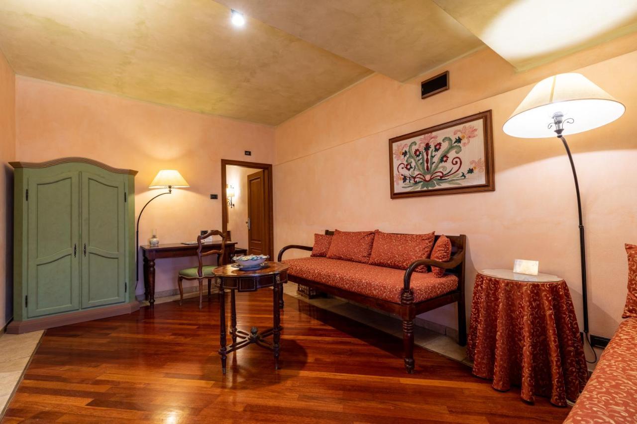 Relais Abbazia Santa Anastasia Resort & Winery カステルブオーノ エクステリア 写真