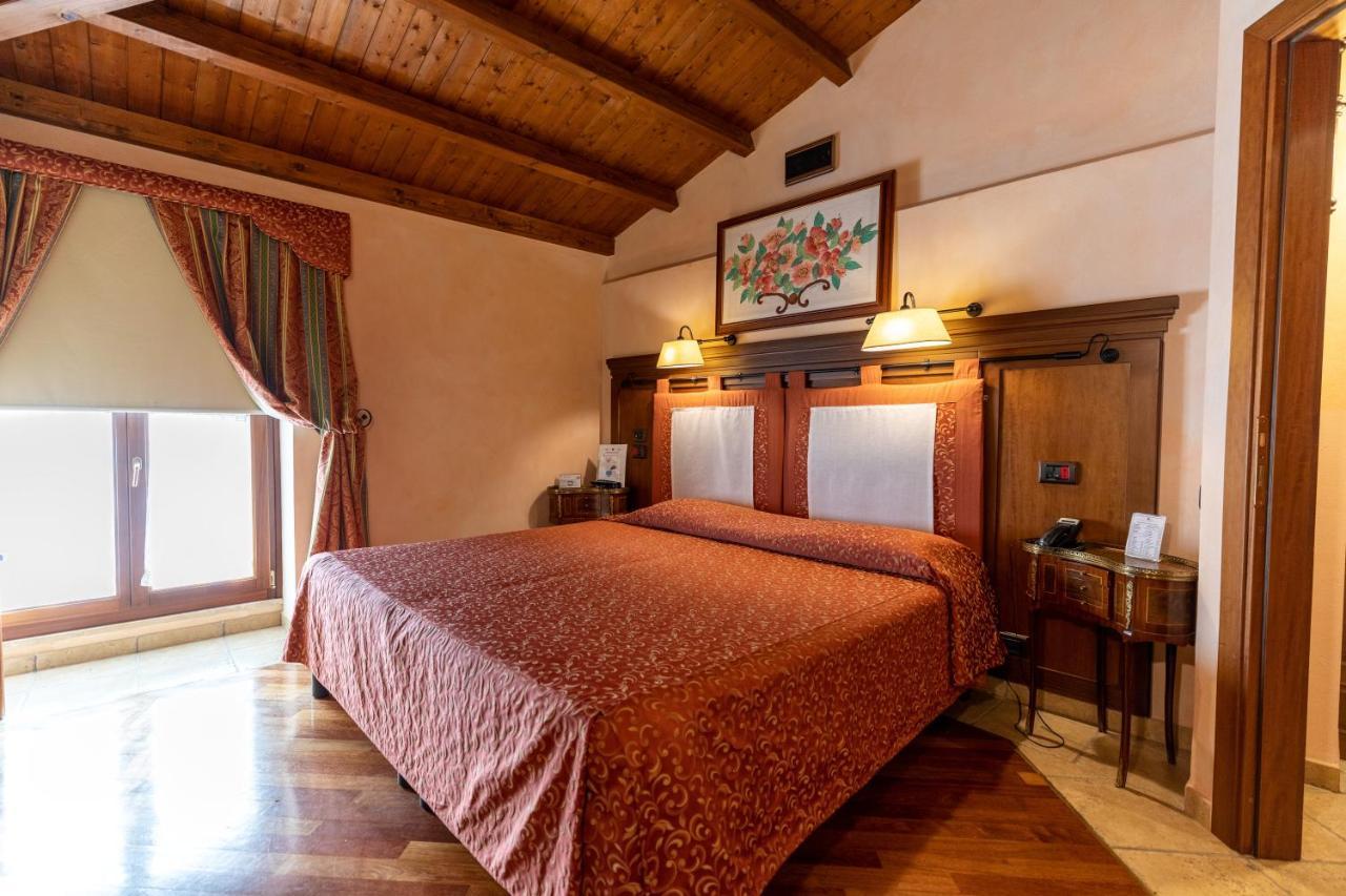 Relais Abbazia Santa Anastasia Resort & Winery カステルブオーノ エクステリア 写真