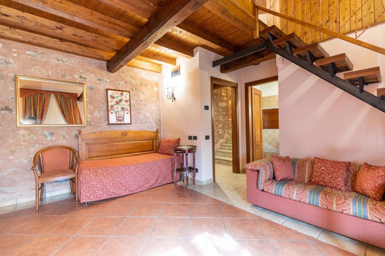 Relais Abbazia Santa Anastasia Resort & Winery カステルブオーノ エクステリア 写真