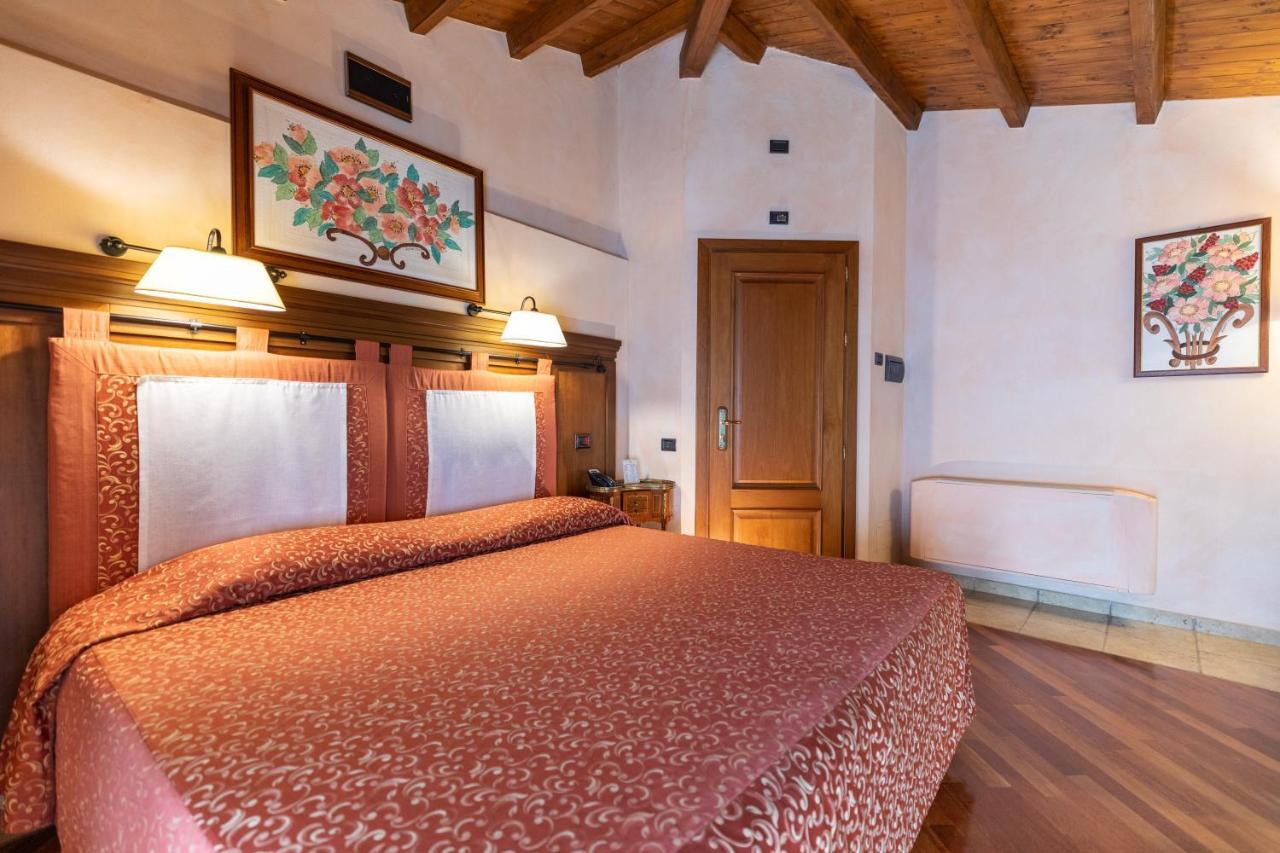 Relais Abbazia Santa Anastasia Resort & Winery カステルブオーノ エクステリア 写真