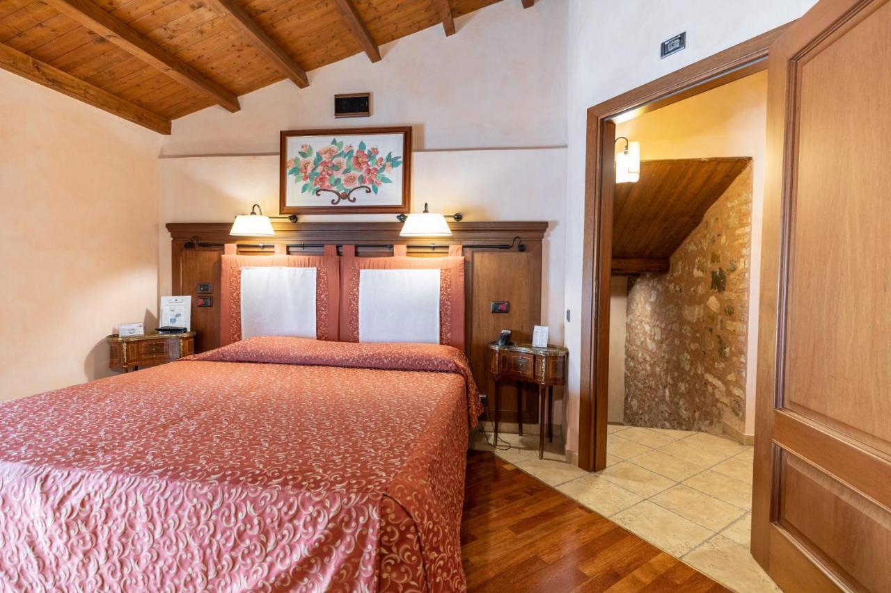 Relais Abbazia Santa Anastasia Resort & Winery カステルブオーノ エクステリア 写真