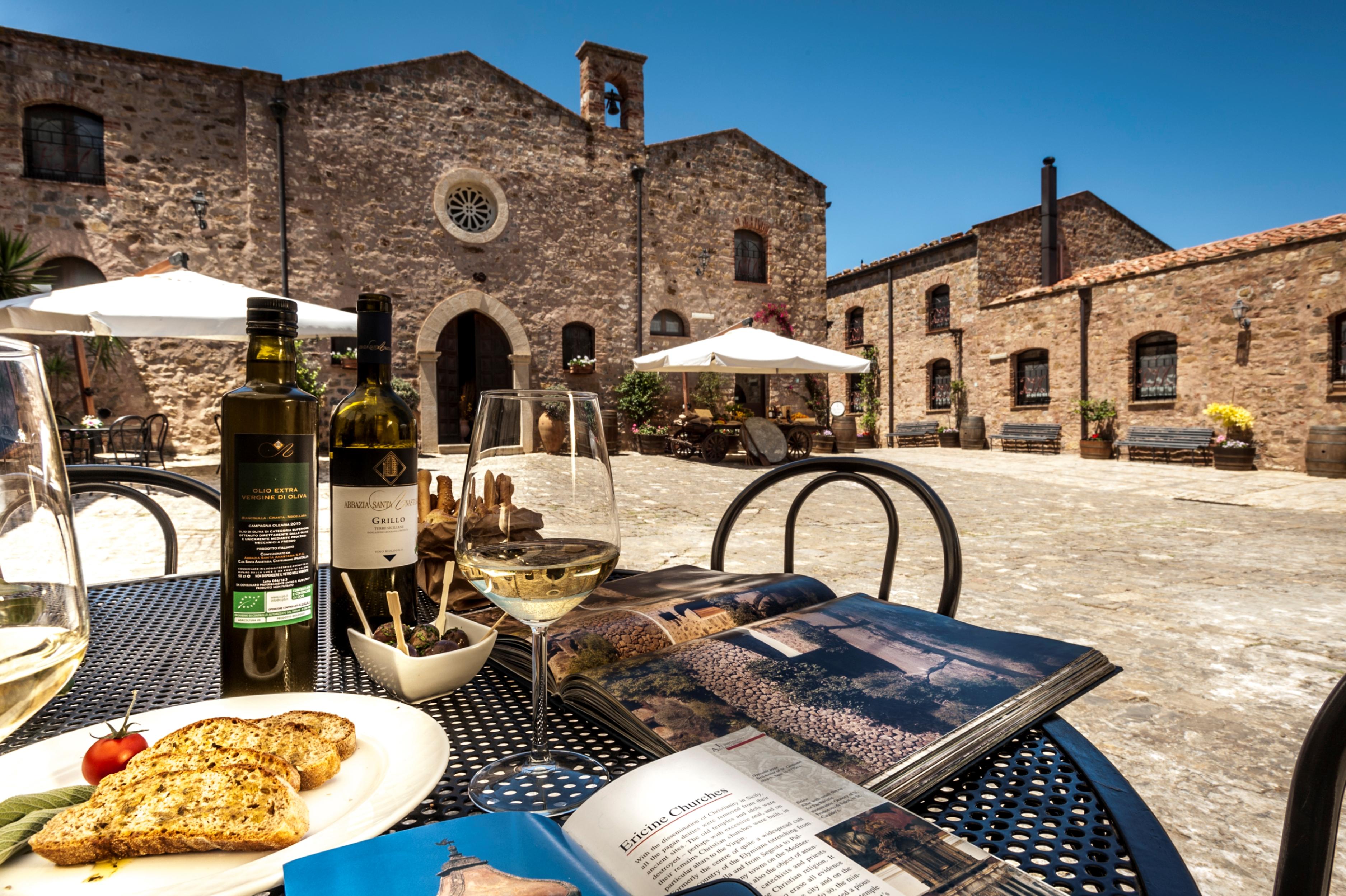 Relais Abbazia Santa Anastasia Resort & Winery カステルブオーノ エクステリア 写真