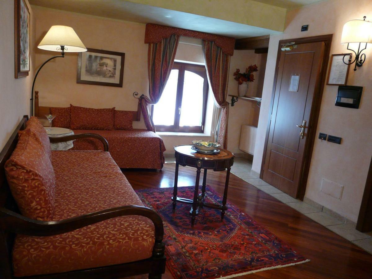 Relais Abbazia Santa Anastasia Resort & Winery カステルブオーノ エクステリア 写真