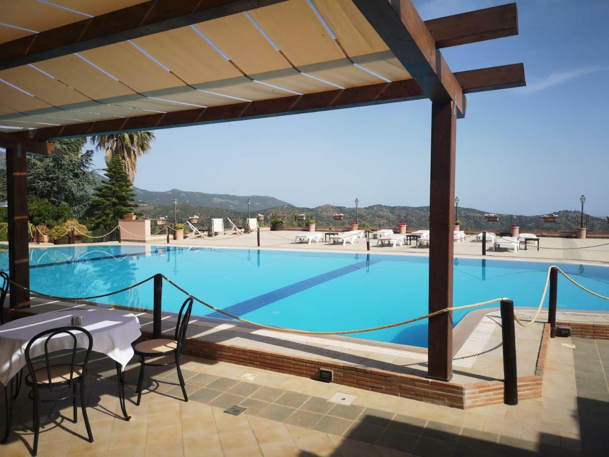 Relais Abbazia Santa Anastasia Resort & Winery カステルブオーノ エクステリア 写真