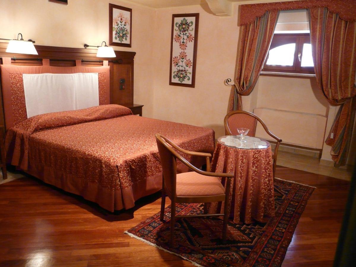 Relais Abbazia Santa Anastasia Resort & Winery カステルブオーノ エクステリア 写真